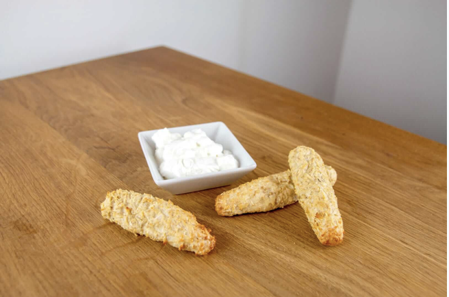 Leckerlis mit Trockenfutter und Käse